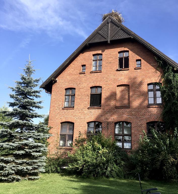 ポジェズドジェ Stara Szkola W Harszu Bed & Breakfast エクステリア 写真